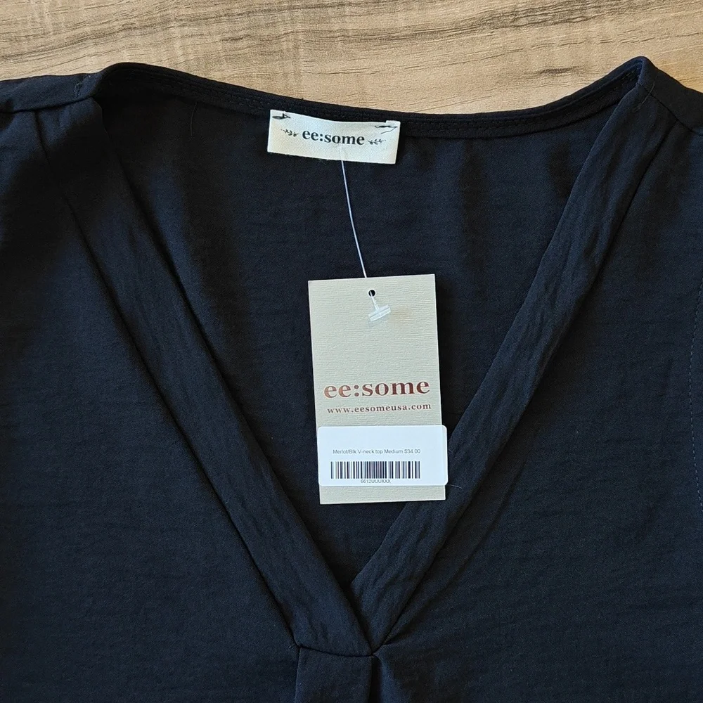 NWT Black sleeveless blouse - Picture 2 of 5